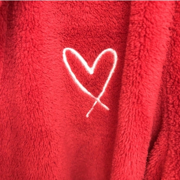 Victoria Secret Plush Hooded Sherpa Robe with Pockets - Picture 5 of 9